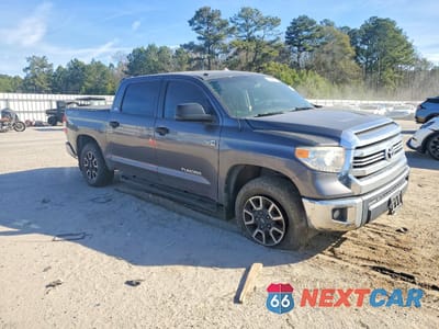 Czwarte zdjęcie samochodu z boku: 2017 TOYOTA TUNDRA CREWMAX SR5 VIN:5TFDW5F14HX597685 - miniatura