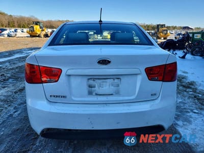 Zdjęcie 6 z 12 samochodu: 2013 KIA FORTE EX VIN:KNAFU4A24D5702236 - miniatura