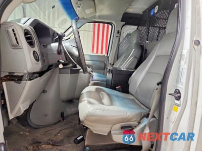 Zdjęcie 7 z 13 samochodu: 2014 FORD E150 VIN:1FTNE1EW4EDA92143 - miniatura