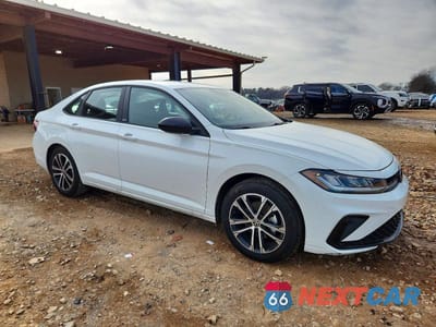 Czwarte zdjęcie samochodu z boku: 2025 VOLKSWAGEN JETTA SPORT VIN:3VWBX7BU9SM103198 - miniatura