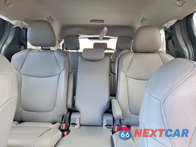 Zdjęcie 10 z 12 samochodu: 2025 TOYOTA SIENNA XLE VIN:5TDYRKEC6SS242010 - miniatura