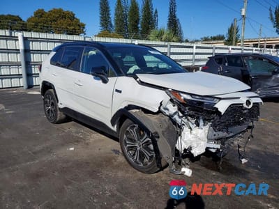 Czwarte zdjęcie samochodu z boku: 2024 TOYOTA RAV4 PRIME XSE VIN:JTMFB3FV1RD187490 - miniatura