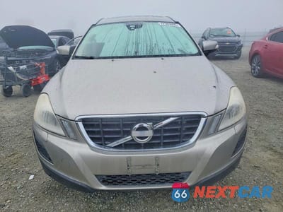 Piąte zdjęcie samochodu w środku: 2013 VOLVO XC60 3.2 VIN:YV4952DL5D2444796 - miniatura