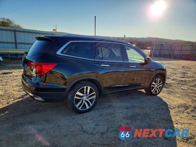 Trzecie zdjęcie samochodu z tyłu: 2017 HONDA PILOT TOURING VIN:5FNYF6H97HB075492 - miniatura