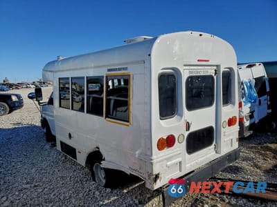 Drugie zdjęcie samochodu z przodu: 2014 CHEVROLET EXPRESS G3500 SHUTTLE BUS VIN:1GB3G2BG3E1135252 - miniatura