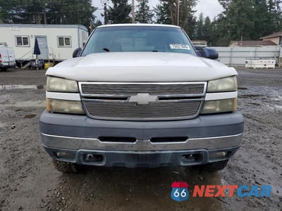 Piąte zdjęcie samochodu w środku: 2005 CHEVROLET SILVERADO K2500 HEAVY DUTY VIN:1GCHK23U15F805470 - miniatura