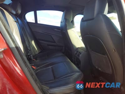 Zdjęcie 10 z 14 samochodu: 2017 JAGUAR XE R - SPORT VIN:SAJAF4BV0HA945704 - miniatura