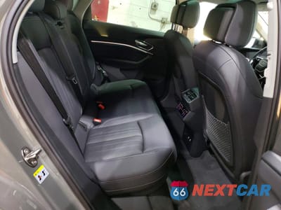 Zdjęcie 11 z 13 samochodu: 2024 AUDI Q8 E-TRON PREMIUM VIN:WA14AAGE5RB064682 - miniatura