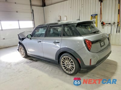 Drugie zdjęcie samochodu z przodu: 2025 MINI COOPER S VIN:WMW53GD06S2X52418 - miniatura