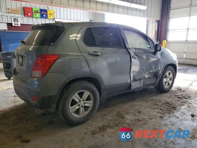 Trzecie zdjęcie samochodu z tyłu: 2020 CHEVROLET TRAX LS VIN:3GNCJKSB2LL185980 - miniatura