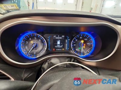 Zdjęcie 9 z 13 samochodu: 2017 CHRYSLER PACIFICA TOURING L VIN:2C4RC1BG4HR653947 - miniatura