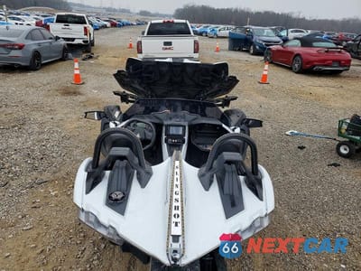 Zdjęcie 6 z 8 samochodu: 2021 POLARIS SLINGSHOT S VIN:57XAASHD5M8146803 - miniatura
