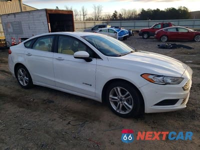 Czwarte zdjęcie samochodu z boku: 2018 FORD FUSION SE HYBRID VIN:3FA6P0LU5JR162251 - miniatura