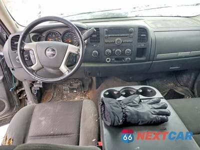Zdjęcie 8 z 12 samochodu: 2009 GMC SIERRA K1500 VIN:3GTEK13M29G252989 - miniatura