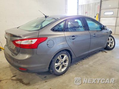 Trzecie zdjęcie samochodu z tyłu: 2014 FORD FOCUS SE VIN:1FADP3F20EL274916 - miniatura