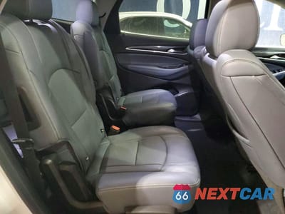 Zdjęcie 7 z 10 samochodu: 2021 BUICK ENCLAVE ESSENCE VIN:5GAERBKW4MJ263991 - miniatura