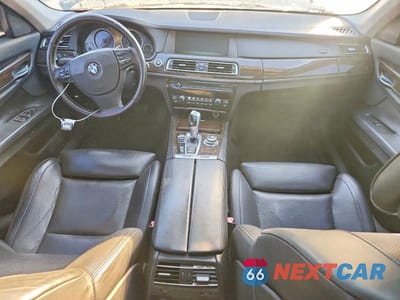 Zdjęcie 8 z 12 samochodu: 2012 BMW 750 VIN:WBAKC6C5XBC394373 - miniatura