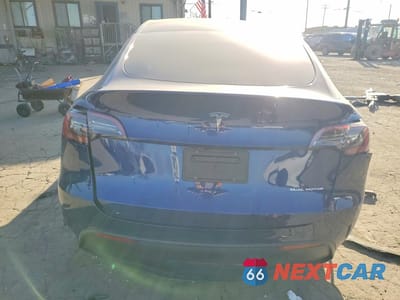 Zdjęcie 6 z 11 samochodu: 2023 TESLA MODEL Y VIN:7SAYGDEE8PF852573 - miniatura