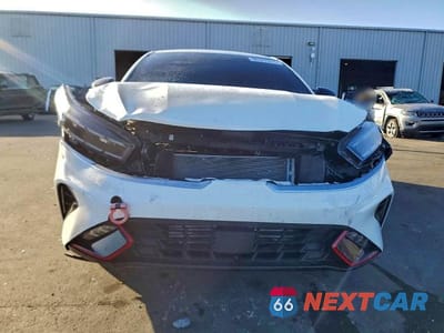 Piąte zdjęcie samochodu w środku: 2024 KIA FORTE GT VIN:3KPF44AC2RE782580 - miniatura
