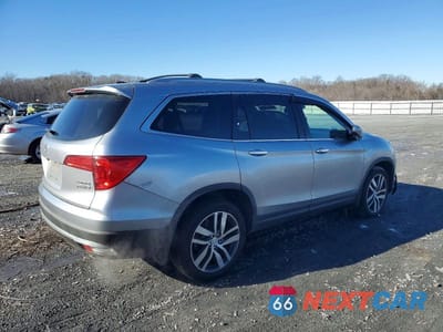 Trzecie zdjęcie samochodu z tyłu: 2017 HONDA PILOT TOURING VIN:5FNYF6H95HB006865 - miniatura