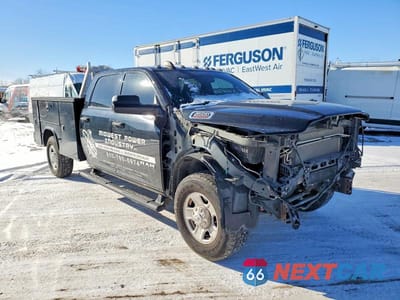 Czwarte zdjęcie samochodu z boku: 2022 RAM 3500 TRADESMAN UTILITY / SERVICE TRUCK VIN:3C63R2GJ1NG292605 - miniatura