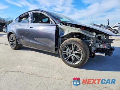 Czwarte zdjęcie samochodu z boku: 2024 TESLA MODEL Y VIN:7SAYGDEE3RA334077 - miniatura