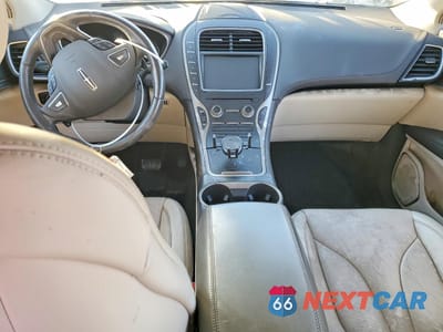 Zdjęcie 8 z 13 samochodu: 2018 LINCOLN MKX RESERVE VIN:2LMPJ8LR5JBL36439 - miniatura