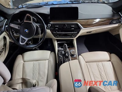 Zdjęcie 8 z 13 samochodu: 2022 BMW M550XI VIN:WBA13BK09NCH97228 - miniatura