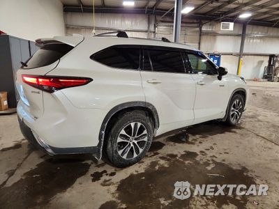 Trzecie zdjęcie samochodu z tyłu: 2020 TOYOTA HIGHLANDER HYBRID XLE VIN:5TDHBRCH7LS508793 - miniatura