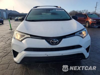 Piąte zdjęcie samochodu w środku: 2017 TOYOTA RAV4 LE VIN:JTMZFREV8HJ131830 - miniatura