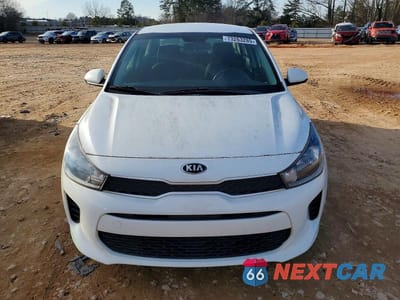Piąte zdjęcie samochodu w środku: 2019 KIA RIO S VIN:3KPA24AB3KE171308 - miniatura