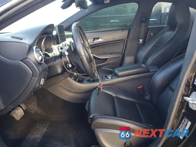 Zdjęcie 7 z 13 samochodu: 2018 MERCEDES-BENZ CLA 250 VIN:WDDSJ4EB2JN610399 - miniatura