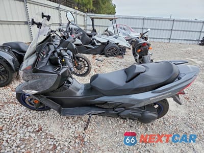 Trzecie zdjęcie samochodu z tyłu: 2023 SUZUKI AN400 A VIN:JS1DU11J3P7100298 - miniatura