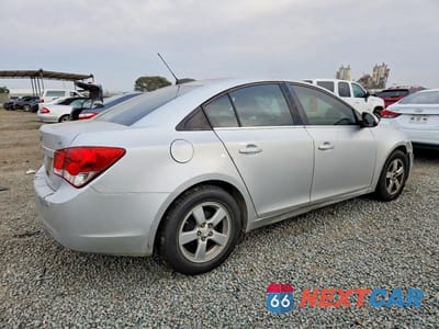 Trzecie zdjęcie samochodu z tyłu: 2015 CHEVROLET CRUZE LT VIN:1G1PC5SB9F7173946 - miniatura