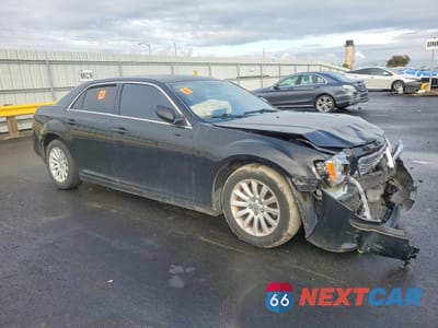 Czwarte zdjęcie samochodu z boku: 2013 CHRYSLER 300 VIN:2C3CCAAGXDH507371 - miniatura