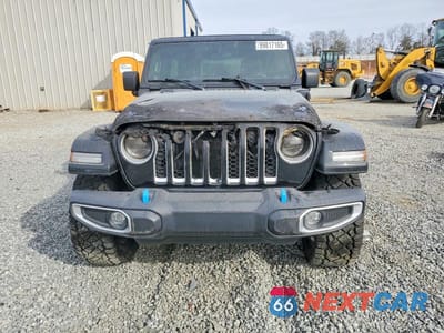 Piąte zdjęcie samochodu w środku: 2022 JEEP WRANGLER UNLIMITED SAHARA 4XE VIN:1C4JJXP6XNW171220 - miniatura