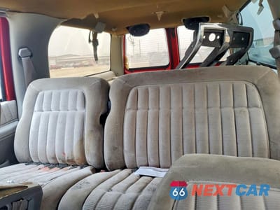 Zdjęcie 10 z 13 samochodu: 1993 CHEVROLET SUBURBAN C1500 VIN:1GNEC16K6PJ304389 - miniatura