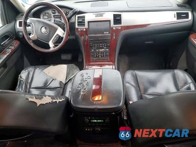 Zdjęcie 8 z 13 samochodu: 2011 CADILLAC ESCALADE ESV LUXURY VIN:1GYS4HEF8BR279053 - miniatura