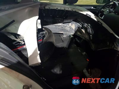 Zdjęcie 10 z 12 samochodu: 2021 VOLKSWAGEN GTI S VIN:3VW6T7AU1MM011245 - miniatura