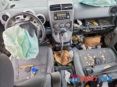 Zdjęcie 8 z 14 samochodu: 2004 HONDA ELEMENT EX VIN:5J6YH18554L011625 - miniatura