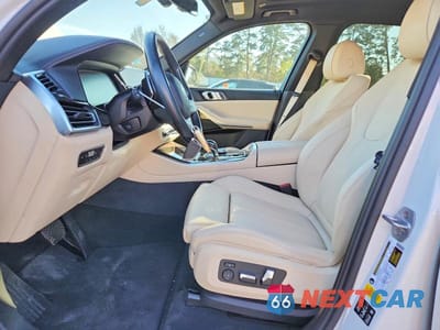 Zdjęcie 7 z 13 samochodu: 2019 BMW X5 XDRIVE40I VIN:5UXCR6C52KLL06551 - miniatura