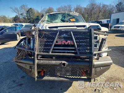 Piąte zdjęcie samochodu w środku: 2023 GMC SIERRA K2500 AT4 VIN:1GT49PEY8PF245702 - miniatura