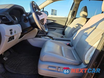 Zdjęcie 7 z 12 samochodu: 2017 HONDA PILOT TOURING VIN:5FNYF6H97HB075492 - miniatura