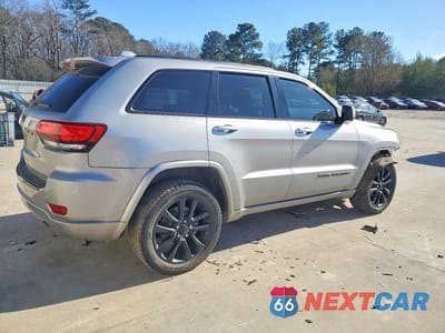 Trzecie zdjęcie samochodu z tyłu: 2018 JEEP GRAND CHEROKEE LAREDO VIN:1C4RJEAG6JC323191 - miniatura