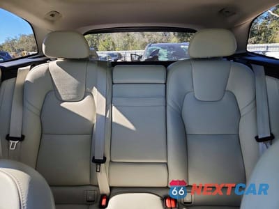 Zdjęcie 10 z 13 samochodu: 2018 VOLVO XC60 T6 MOMENTUM VIN:YV4A22RK7J1043290 - miniatura