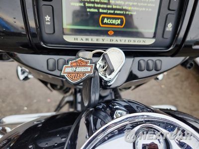 Zdjęcie 8 z 9 samochodu: 2015 HARLEY-DAVIDSON FLHXS STREET GLIDE SPECIAL VIN:1HD1KRM16FB702275 - miniatura