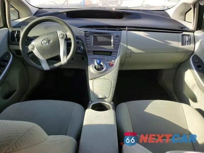 Zdjęcie 8 z 15 samochodu: 2015 TOYOTA PRIUS VIN:JTDKN3DU9F1904487 - miniatura