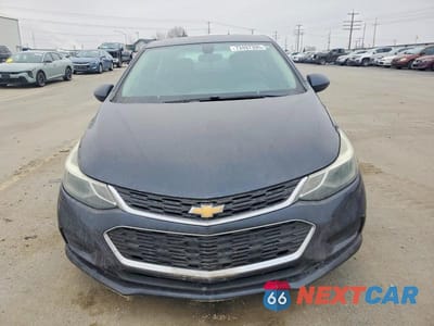 Piąte zdjęcie samochodu w środku: 2016 CHEVROLET CRUZE LT VIN:1G1BE5SM7G7304895 - miniatura