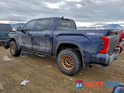 Drugie zdjęcie samochodu z przodu: 2025 TOYOTA TUNDRA CREWMAX SR VIN:5TFLA5DB2SX245833 - miniatura