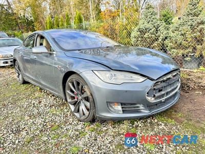 2014 TESLA MODEL S 5YJSA1H17EFP29887 - główne zdjęcie licytacji z USA - miniatura